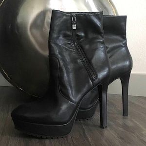 <BCBG> Platform Stiletto Bootie